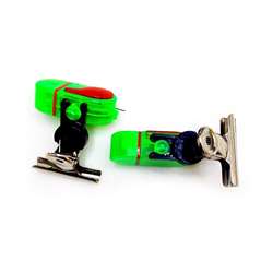 بازر ماهیگیری روی چوب